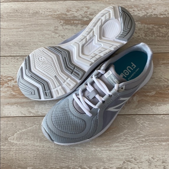 NWT New Balance Womens Trainers Fuel Core - Picture 8 of 8